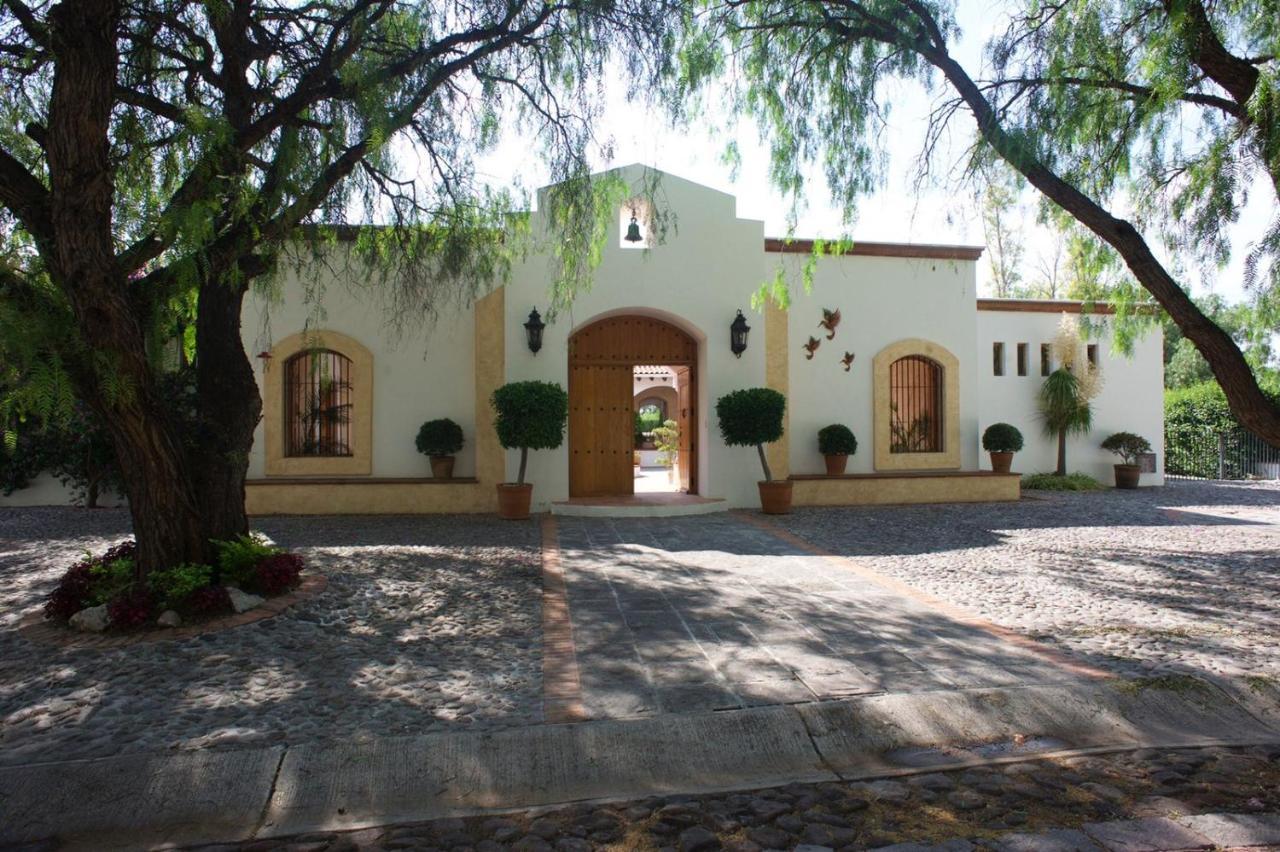 La Casona De Los Colibries El Pueblito  المظهر الخارجي الصورة