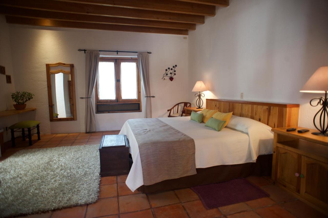 La Casona De Los Colibries El Pueblito  الغرفة الصورة