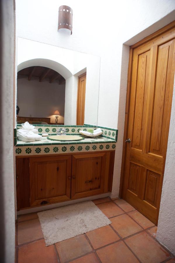 La Casona De Los Colibries El Pueblito  الغرفة الصورة
