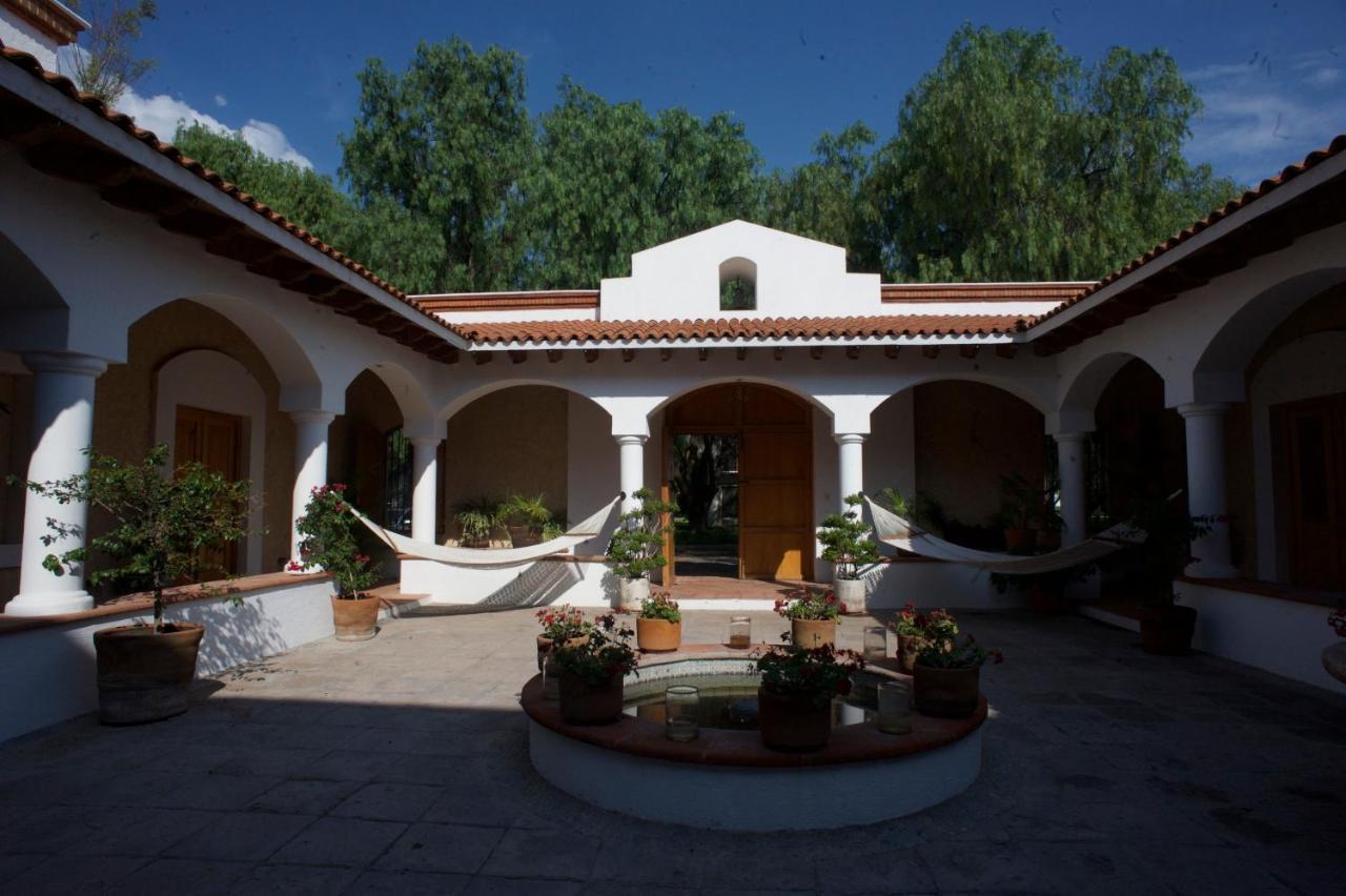 La Casona De Los Colibries El Pueblito  المظهر الخارجي الصورة