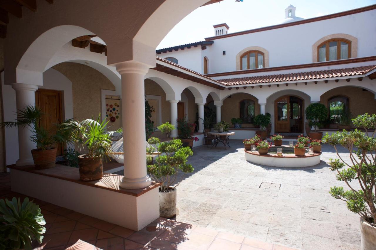 La Casona De Los Colibries El Pueblito  المظهر الخارجي الصورة